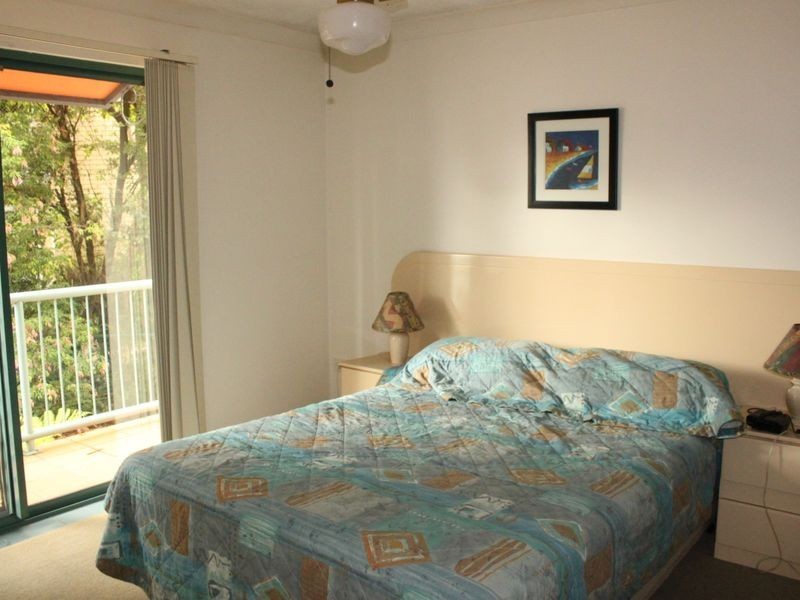 4/7 Robert Street, Labrador QLD 4215