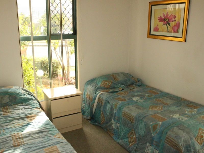 4/7 Robert Street, Labrador QLD 4215