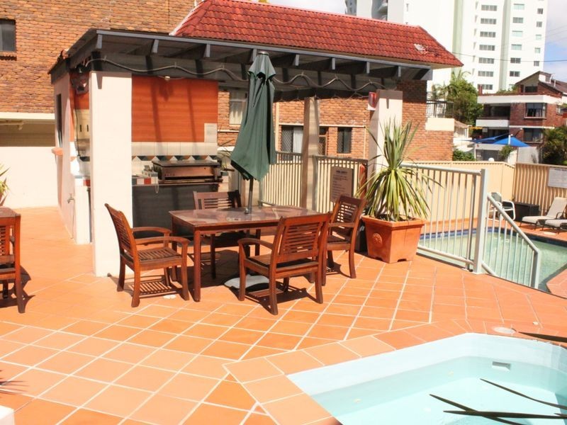 4/7 Robert Street, Labrador QLD 4215