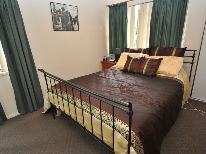 4/93 Whiting Street, Labrador QLD 4215
