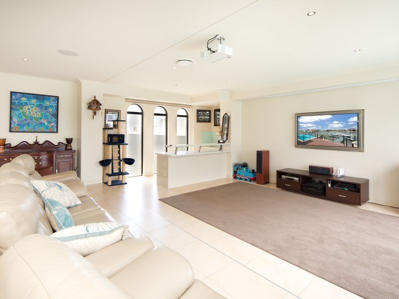 37 South Quay Drive, Biggera Waters QLD 4216