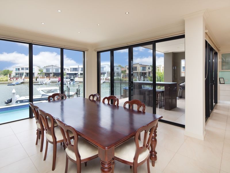 37 South Quay Drive, Biggera Waters QLD 4216