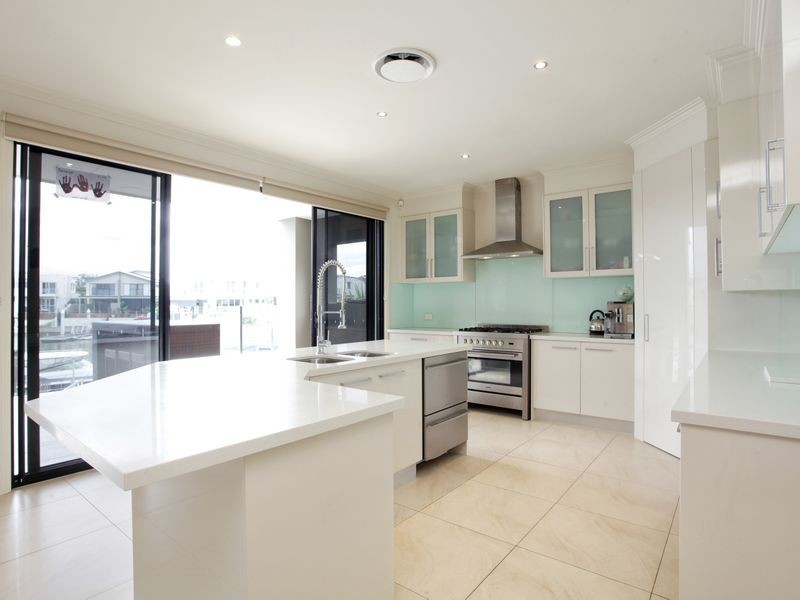 37 South Quay Drive, Biggera Waters QLD 4216