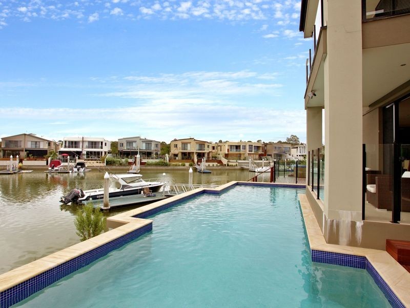 37 South Quay Drive, Biggera Waters QLD 4216