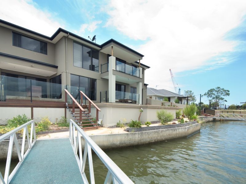 37 South Quay Drive, Biggera Waters QLD 4216