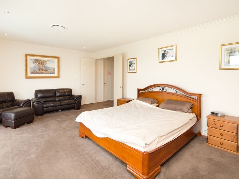 37 South Quay Drive, Biggera Waters QLD 4216