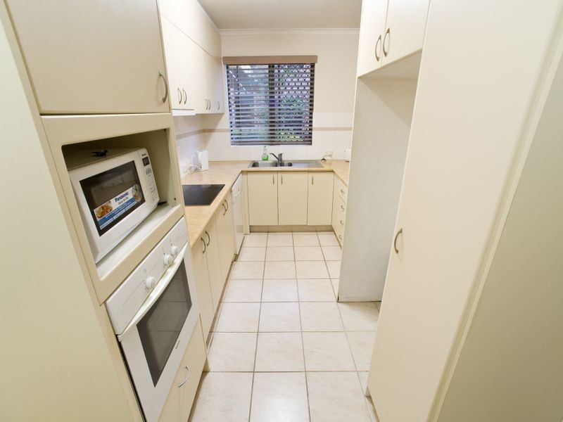 12/490 Marine Parade, Biggera Waters QLD 4216