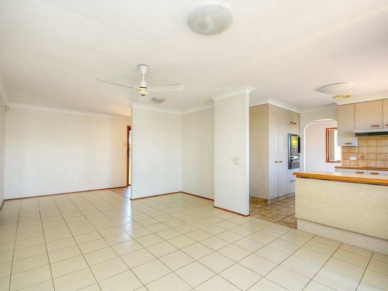 24 Longboat Place, Biggera Waters QLD 4216