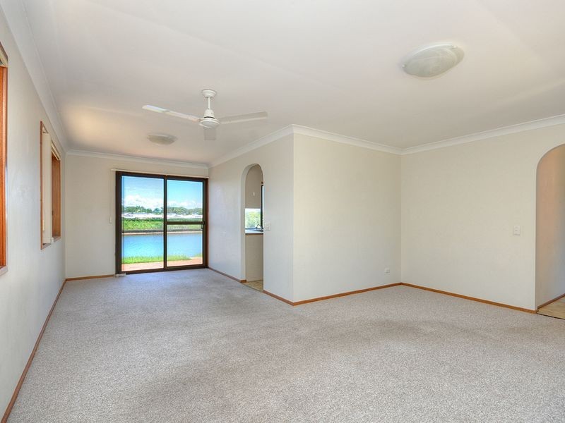24 Longboat Place, Biggera Waters QLD 4216