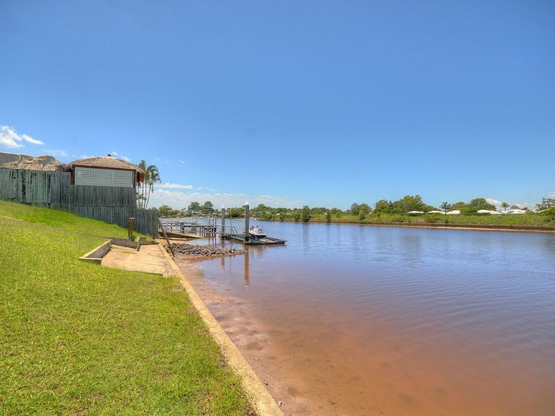 24 Longboat Place, Biggera Waters QLD 4216