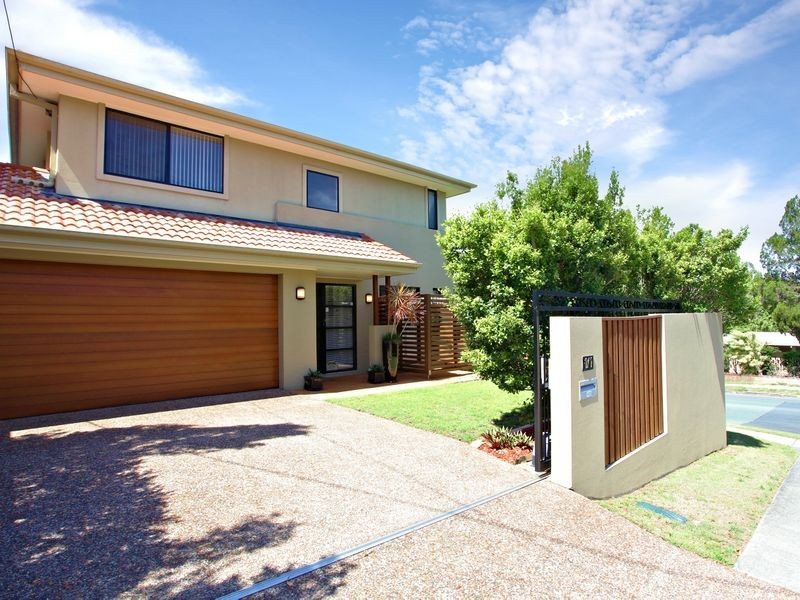 1/1 Ashton Street, Labrador QLD 4215