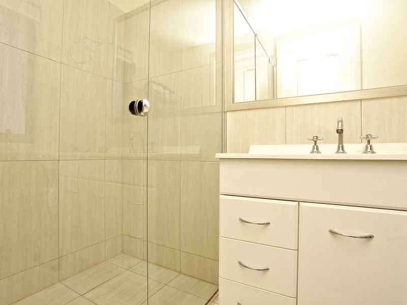 1/1 Ashton Street, Labrador QLD 4215