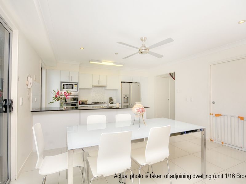 2/16A Broad Street, Labrador QLD 4215