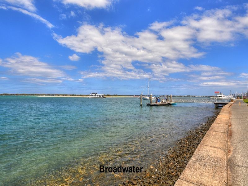 2/16A Broad Street, Labrador QLD 4215