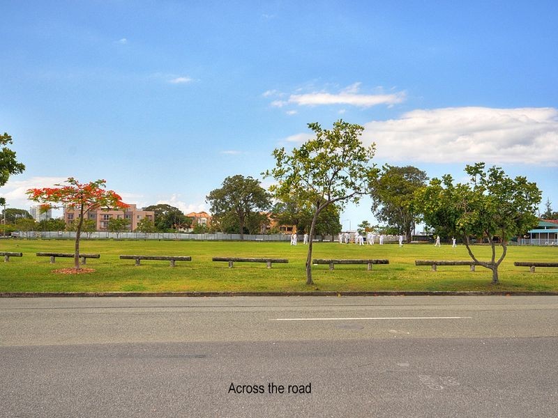 2/16A Broad Street, Labrador QLD 4215