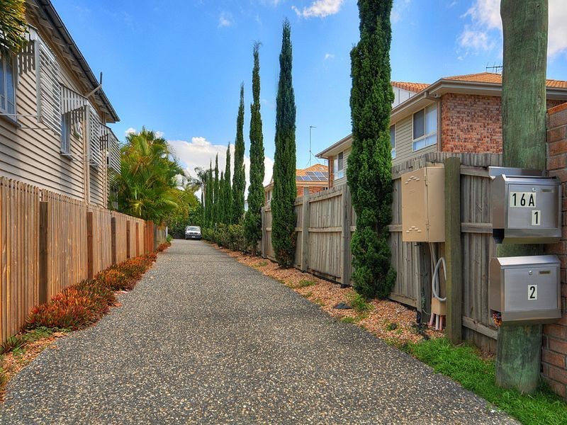 2/16A Broad Street, Labrador QLD 4215