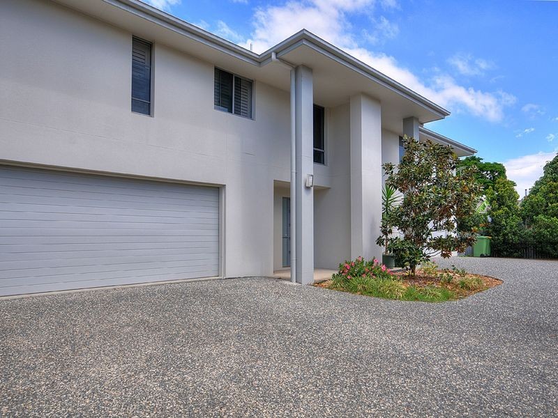 2/16A Broad Street, Labrador QLD 4215