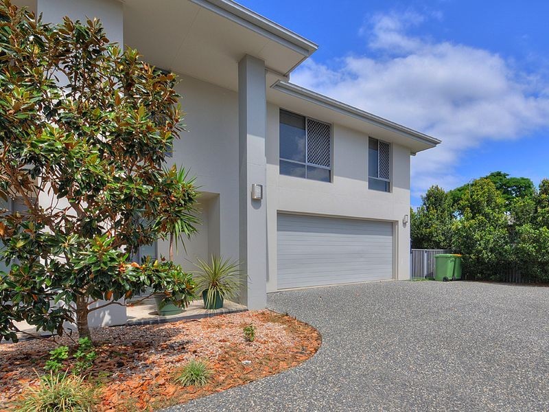 2/16A Broad Street, Labrador QLD 4215