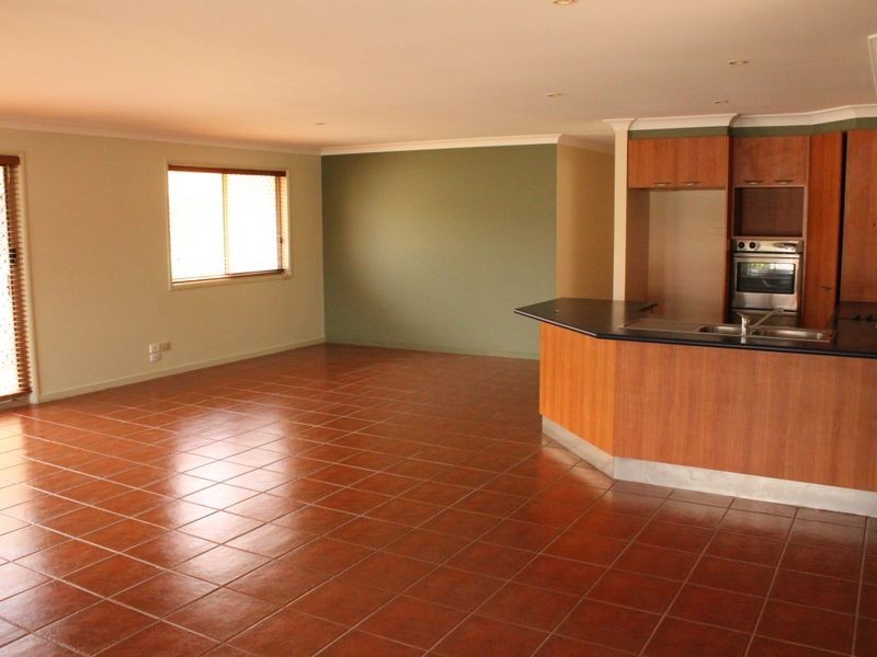 49 Annerley Avenue, Runaway Bay QLD 4216