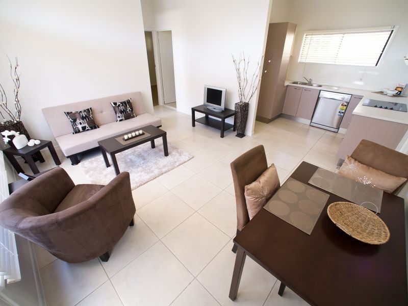 2/31 Brisbane Road, Labrador QLD 4215