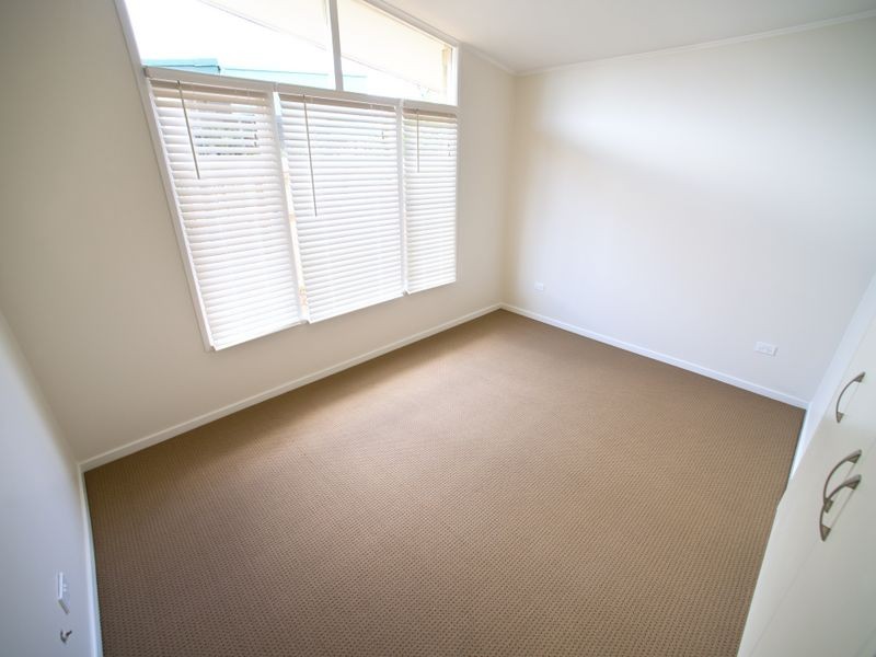 2/31 Brisbane Road, Labrador QLD 4215