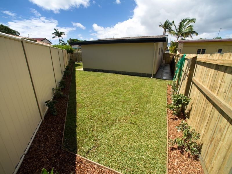 2/31 Brisbane Road, Labrador QLD 4215