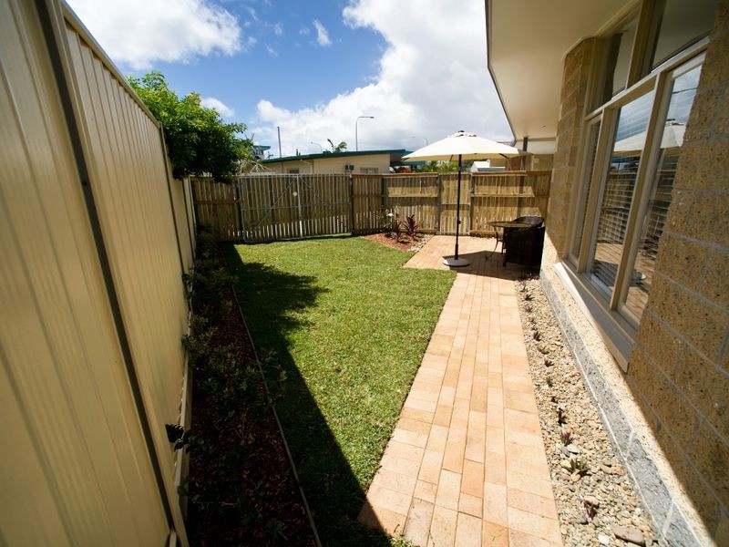 2/31 Brisbane Road, Labrador QLD 4215