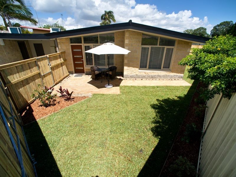 2/31 Brisbane Road, Labrador QLD 4215