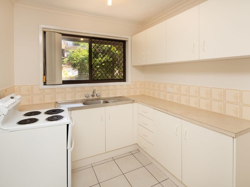 1/183 Muir Street, Labrador QLD 4215