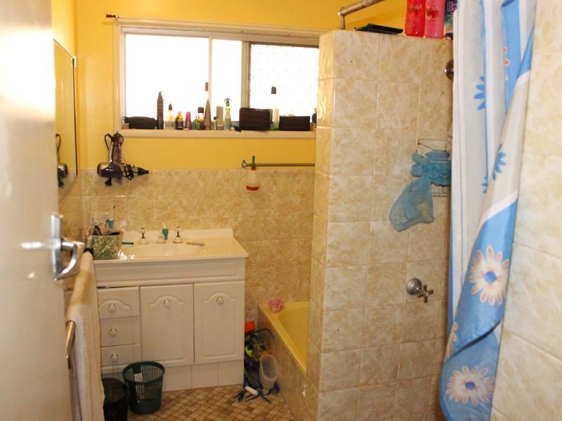 13 Pengana Street, Labrador QLD 4215