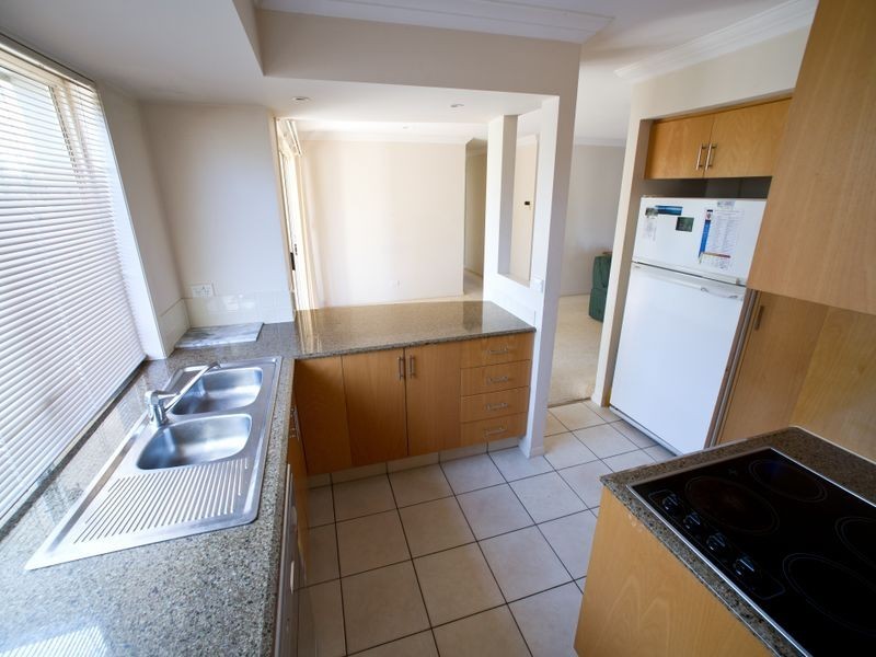 2/433 Brisbane Road, Coombabah QLD 4216