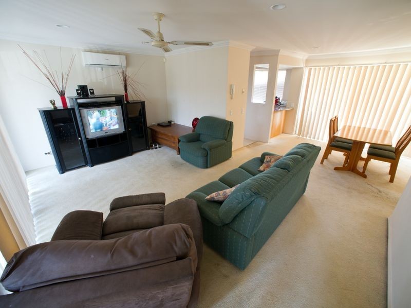 2/433 Brisbane Road, Coombabah QLD 4216