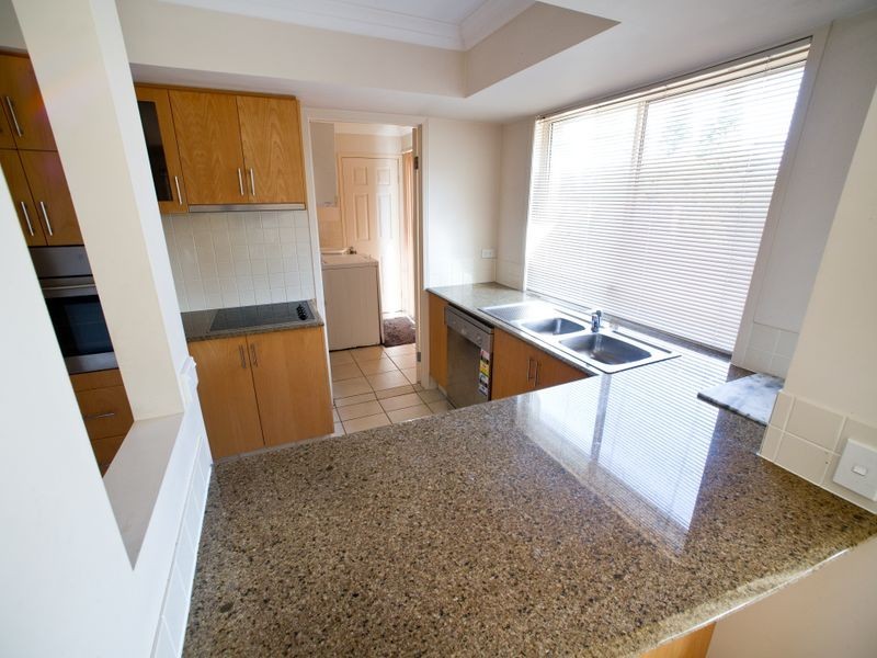 2/433 Brisbane Road, Coombabah QLD 4216
