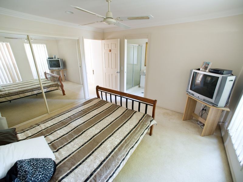 2/433 Brisbane Road, Coombabah QLD 4216