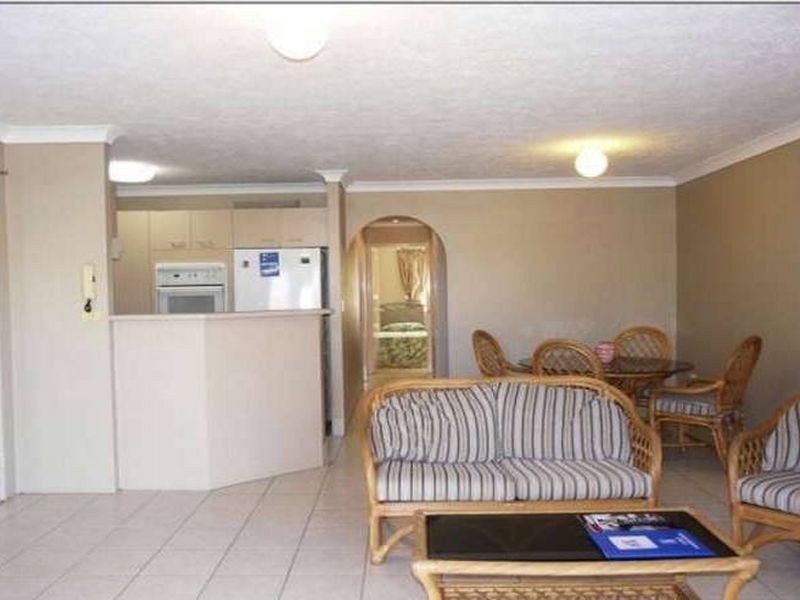 2/6 Back Street, Biggera Waters QLD 4216