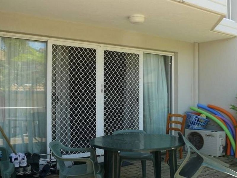 2/6 Back Street, Biggera Waters QLD 4216