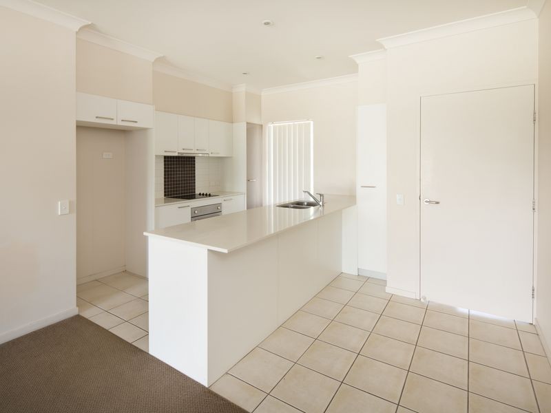 3/12 Bayview Street, Runaway Bay QLD 4216