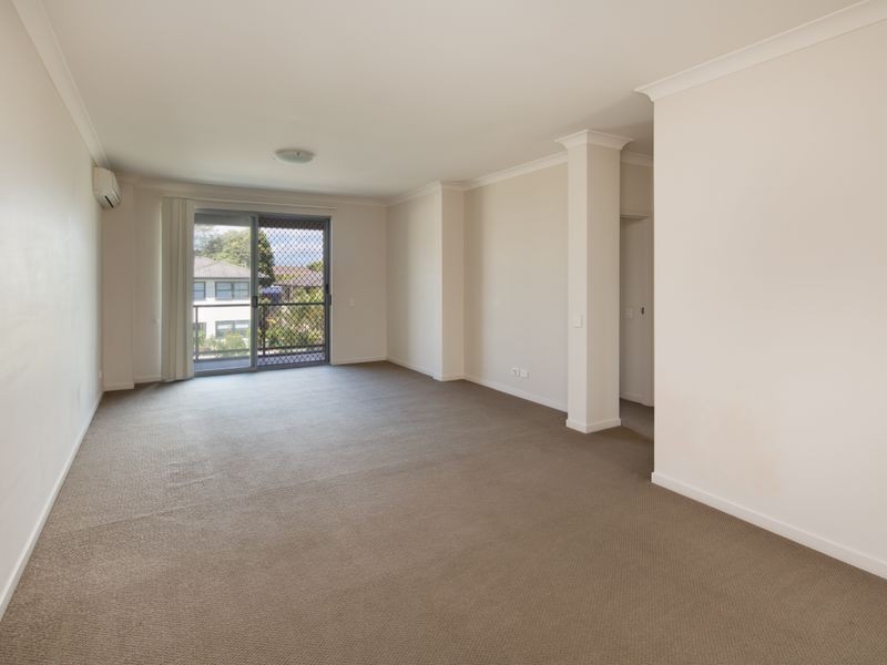 3/12 Bayview Street, Runaway Bay QLD 4216
