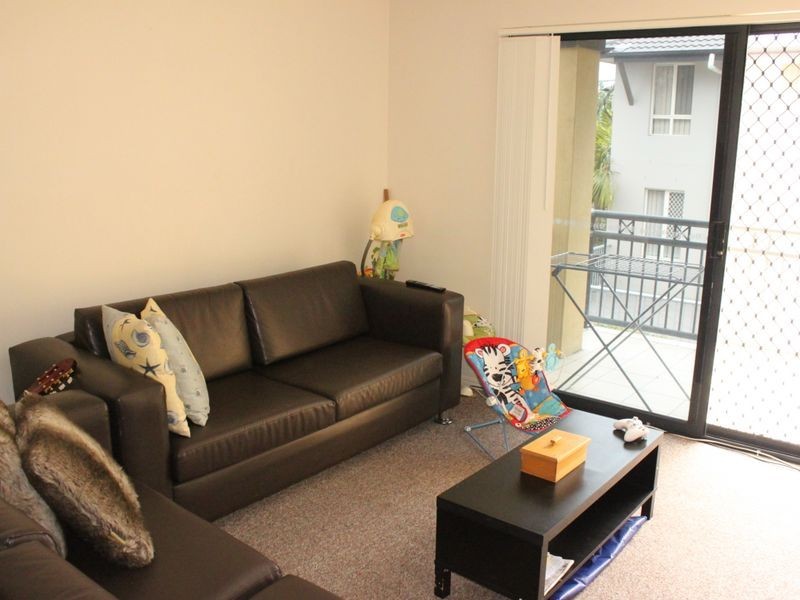 2/129 Muir Street, Labrador QLD 4215