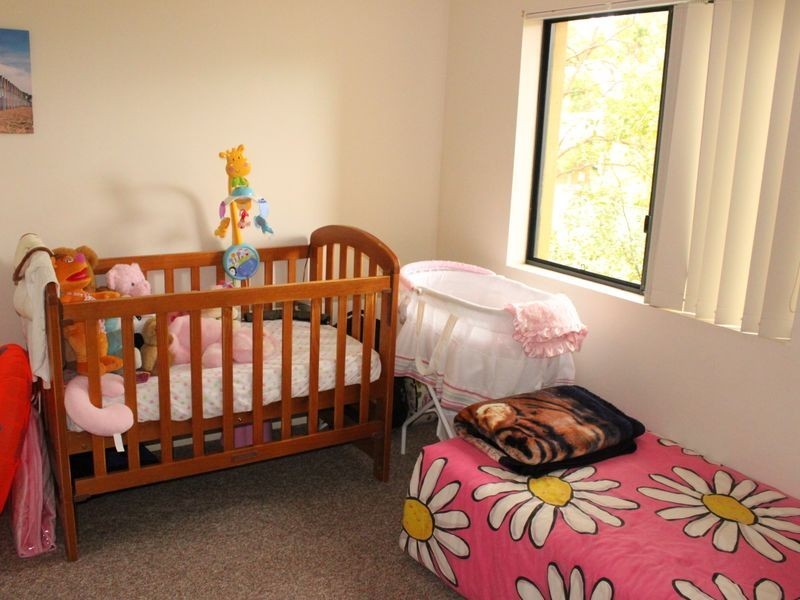 2/129 Muir Street, Labrador QLD 4215