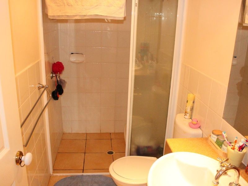 2/129 Muir Street, Labrador QLD 4215