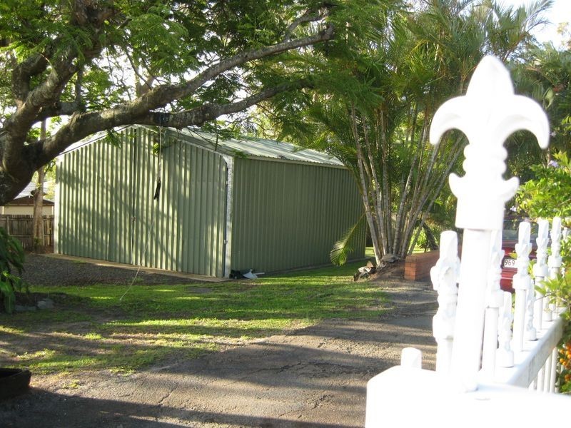 4 Hilltop Streert, Labrador QLD 4215