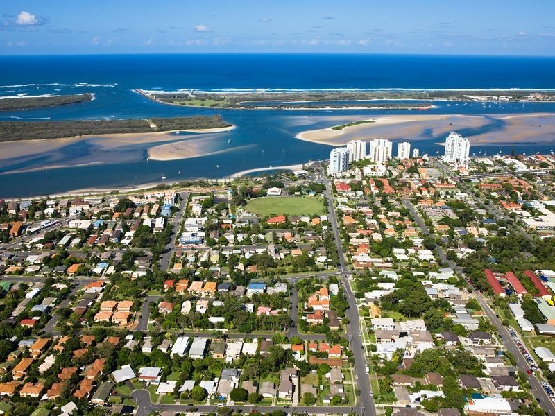 4 Hilltop Streert, Labrador QLD 4215