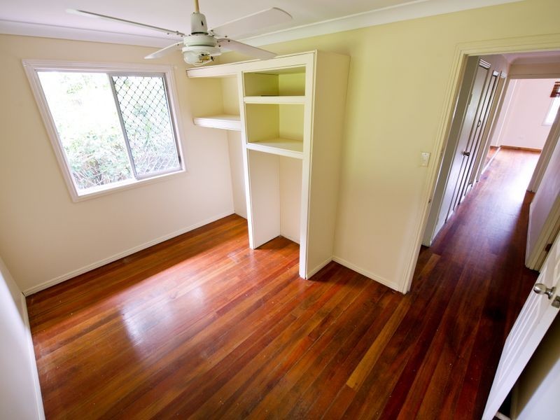 6 Oatley Place, Southport QLD 4215