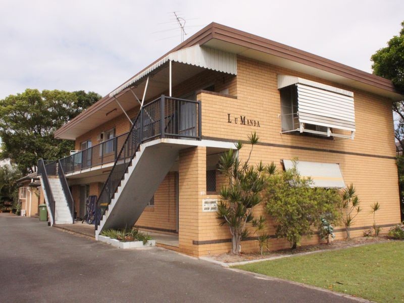 1/37 Middle Street, Labrador QLD 4215