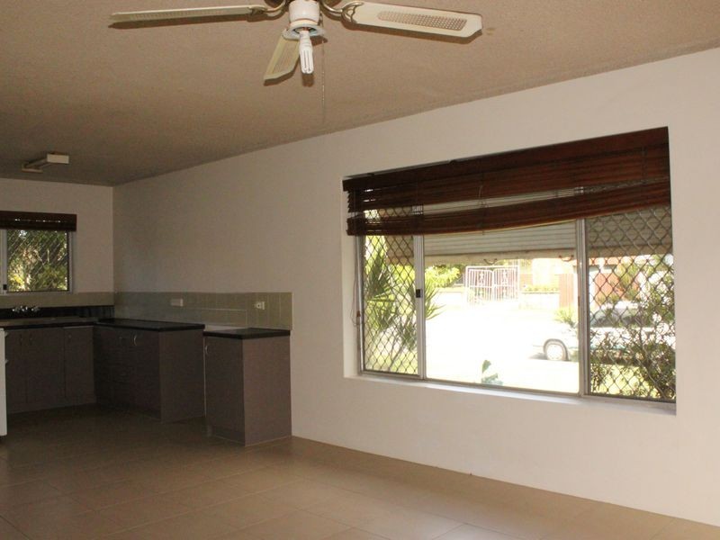 1/37 Middle Street, Labrador QLD 4215