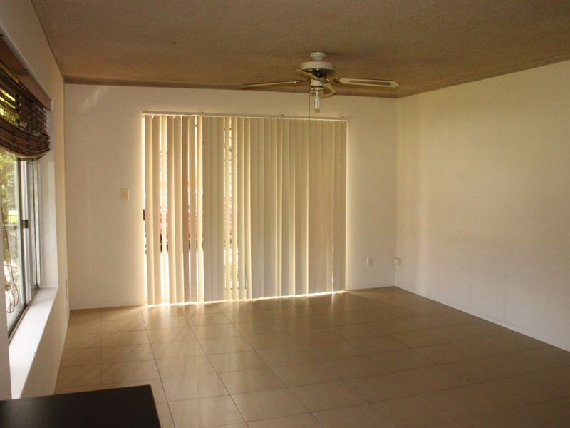 1/37 Middle Street, Labrador QLD 4215