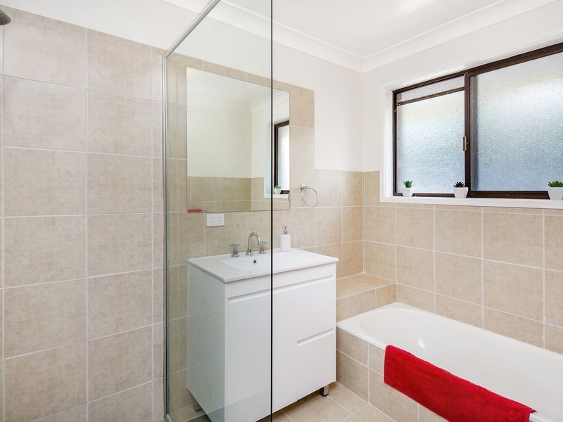 102B Kumbari Avenue, Labrador QLD 4215