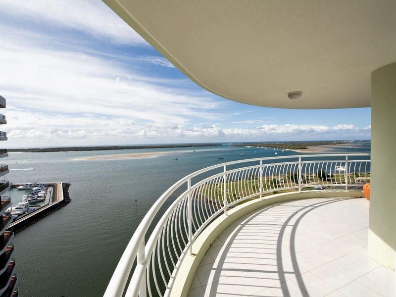 14A/5 Bayview Street, Runaway Bay QLD 4216