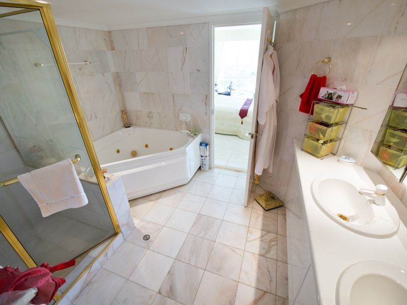 14A/5 Bayview Street, Runaway Bay QLD 4216